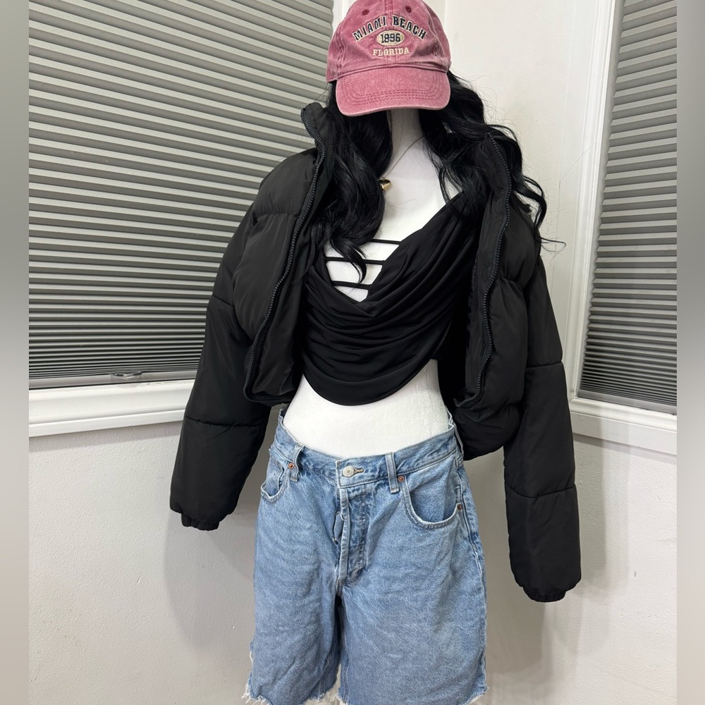 Old Navy Mid-Rise Baggy Denim Shorts | Size 8 | Raw Hem